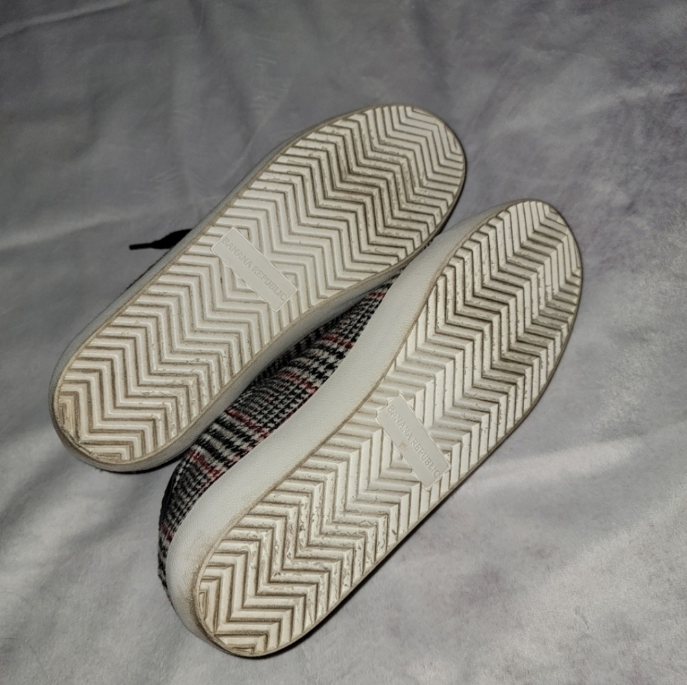 Bannana Republic Red and Black Plaid Shoes - Picture 12 of 13